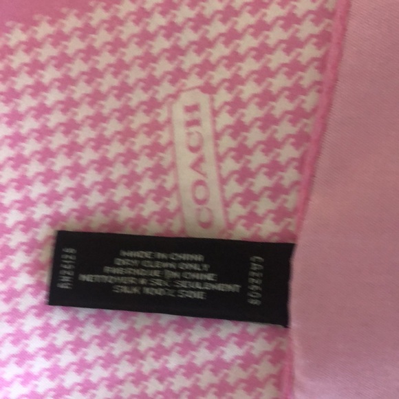 Pink Coach scarf - Picture 4 of 5